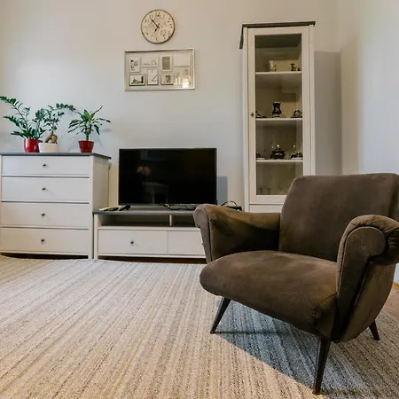 Downtown Apartment *